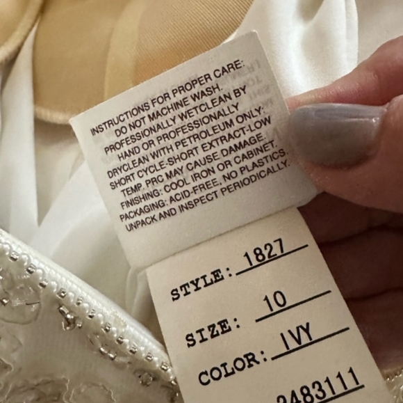 Casablanca wedding dress - Picture 7 of 9